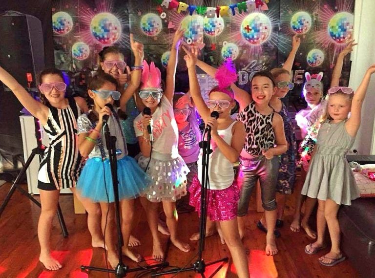 kids singing karaoke